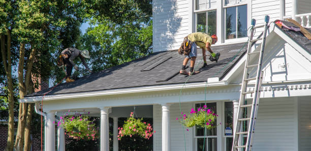 Best Roof Gutter Cleaning  in Maple Bluff, WI